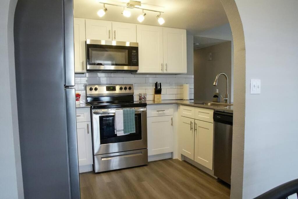 2 Bedroom Minutes From Las Vegas Strip And Airport Eksteriør billede