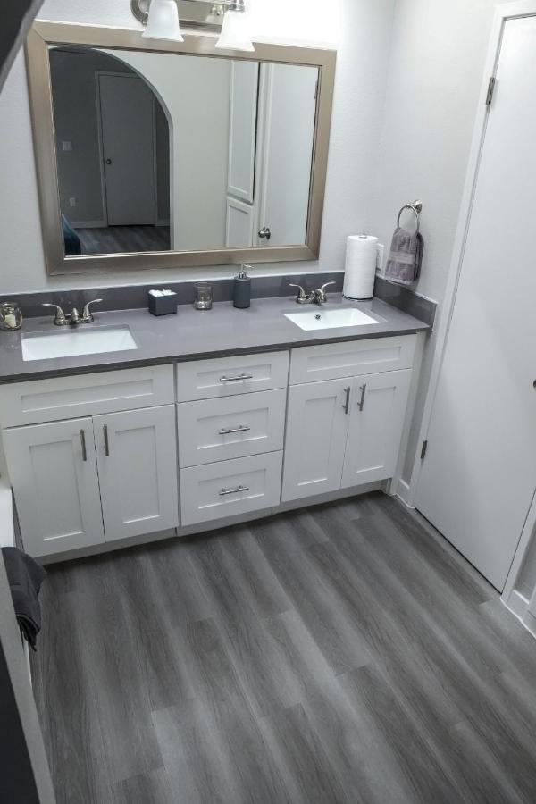 2 Bedroom Minutes From Las Vegas Strip And Airport Eksteriør billede